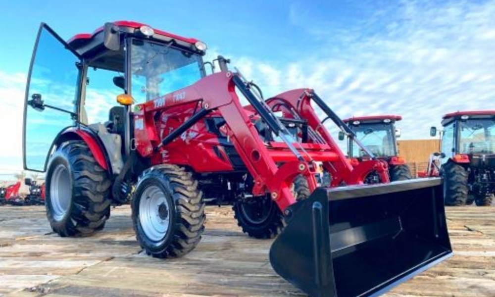 2012 DEERE 210G LC in Columbus, KS